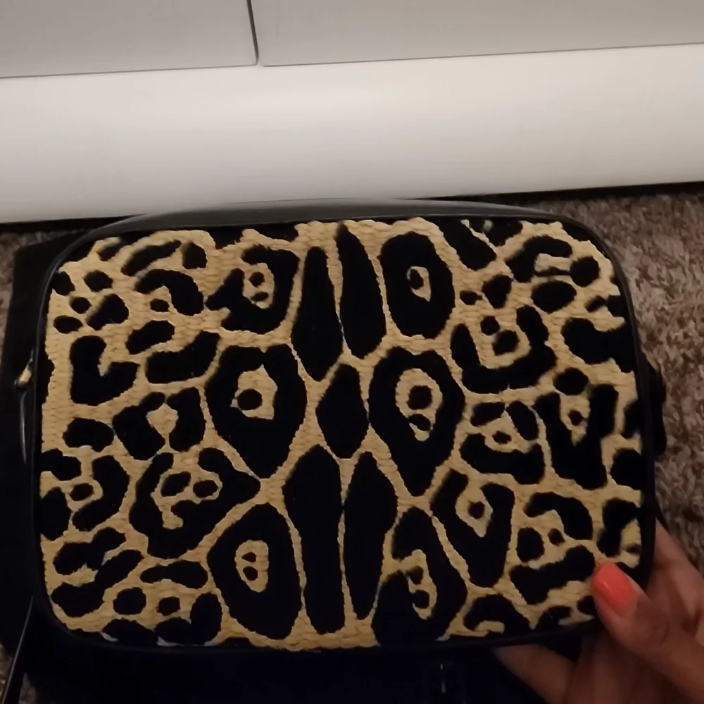 ‼️SOLD‼️YSL Lou Crossbody Bag - Picture 4 of 8